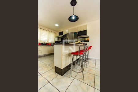 Casa à venda com 200m², 3 quartos e 3 vagas Casa à venda com 200m², 3 quartos e 3 vagasCozinha