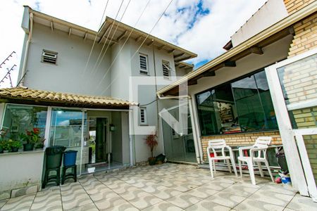 Casa à venda com 200m², 3 quartos e 3 vagas Casa à venda com 200m², 3 quartos e 3 vagasÁrea Externa