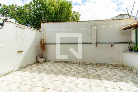 Casa à venda com 200m², 3 quartos e 3 vagas Casa à venda com 200m², 3 quartos e 3 vagasÁrea Externa