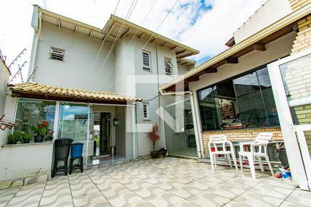 Casa à venda com 200m², 3 quartos e 3 vagas Casa à venda com 200m², 3 quartos e 3 vagasÁrea Externa
