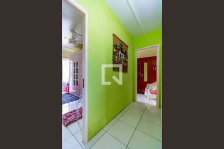 Casa à venda com 200m², 3 quartos e 3 vagas Casa à venda com 200m², 3 quartos e 3 vagasCorredor