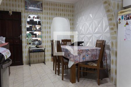 Casa à venda com 125m², 2 quartos e 2 vagas Casa à venda com 125m², 2 quartos e 2 vagasCozinha