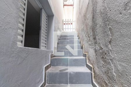Casa para alugar com 75m², 2 quartos e sem vagaEscada
