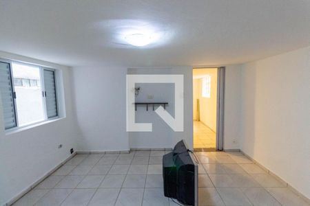 Quarto 1 de casa para alugar com 2 quartos, 75m² em Vila Ré, São Paulo