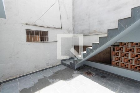 Casa para alugar com 75m², 2 quartos e sem vagaQuintal