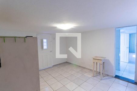 Sala de casa para alugar com 2 quartos, 75m² em Vila Ré, São Paulo