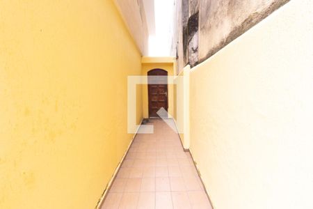 Casa à venda com 120m², 2 quartos e 2 vagasCorredor