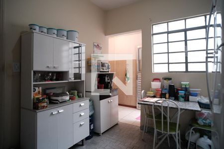 Casa à venda com 224m², 6 quartos e 6 vagasCozinha