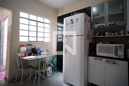 Casa à venda com 224m², 6 quartos e 6 vagasCozinha