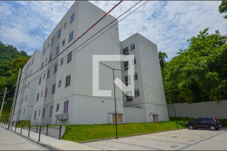 Fachada do bloco de apartamento à venda com 2 quartos, 44m² em Vargem Grande, Rio de Janeiro