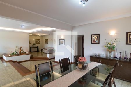 Casa à venda com 540m², 4 quartos e 4 vagasSalas