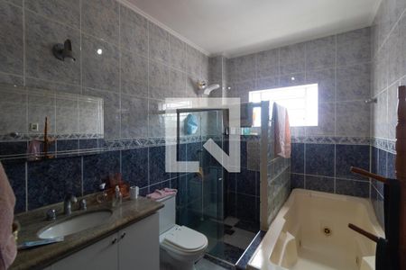 Casa à venda com 540m², 4 quartos e 4 vagasBanheiro da Suíte