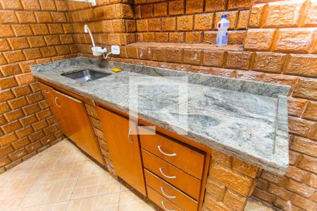 Casa à venda com 180m², 3 quartos e 2 vagas Casa à venda com 180m², 3 quartos e 2 vagasChurrasqueira