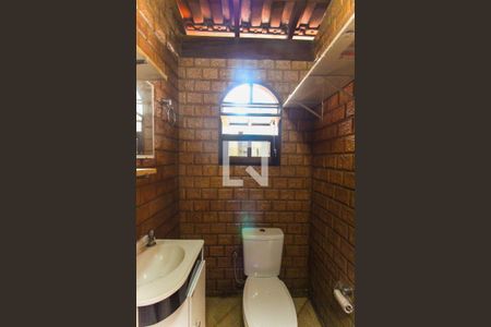 Casa à venda com 180m², 3 quartos e 2 vagas Casa à venda com 180m², 3 quartos e 2 vagasBanheiro de serviço