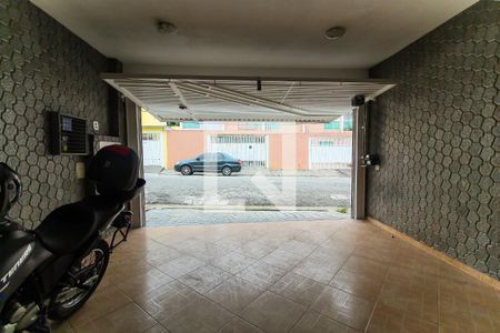 Casa à venda com 180m², 3 quartos e 2 vagas Casa à venda com 180m², 3 quartos e 2 vagasGaragem