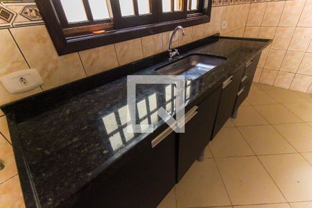 Casa à venda com 180m², 3 quartos e 2 vagas Casa à venda com 180m², 3 quartos e 2 vagasCozinha