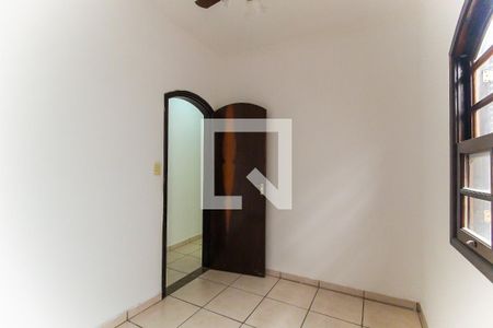 Casa à venda com 180m², 3 quartos e 2 vagas Casa à venda com 180m², 3 quartos e 2 vagasQuarto 2