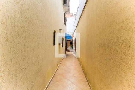 Casa à venda com 180m², 3 quartos e 2 vagas Casa à venda com 180m², 3 quartos e 2 vagasCorredor