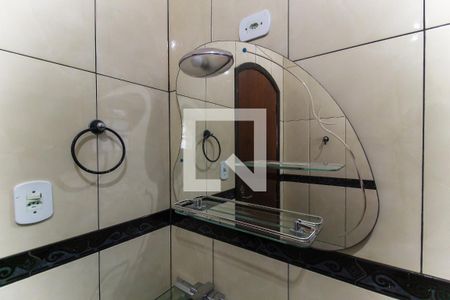 Casa à venda com 180m², 3 quartos e 2 vagas Casa à venda com 180m², 3 quartos e 2 vagasBanheiro 2