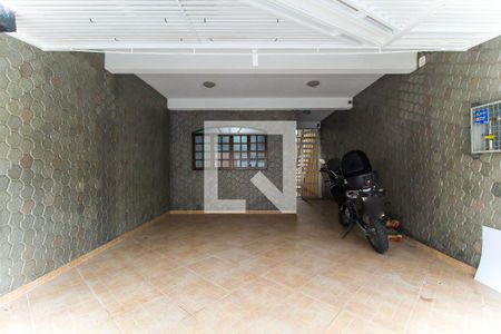 Casa à venda com 180m², 3 quartos e 2 vagas Casa à venda com 180m², 3 quartos e 2 vagasGaragem