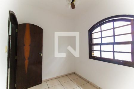 Casa à venda com 180m², 3 quartos e 2 vagas Casa à venda com 180m², 3 quartos e 2 vagasQuarto 2