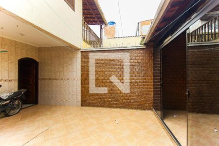 Casa à venda com 180m², 3 quartos e 2 vagas Casa à venda com 180m², 3 quartos e 2 vagasQuintal