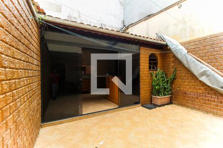 Casa à venda com 180m², 3 quartos e 2 vagas Casa à venda com 180m², 3 quartos e 2 vagasQuintal
