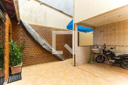 Casa à venda com 180m², 3 quartos e 2 vagas Casa à venda com 180m², 3 quartos e 2 vagasQuintal