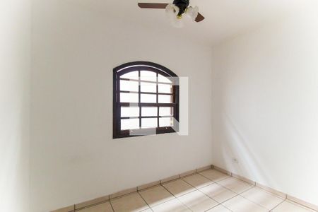Casa à venda com 180m², 3 quartos e 2 vagas Casa à venda com 180m², 3 quartos e 2 vagasQuarto 2