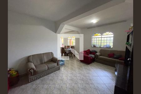 Sala de casa à venda com 4 quartos, 160m² em Eldorado, Contagem