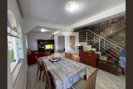Sala de casa à venda com 4 quartos, 160m² em Eldorado, Contagem