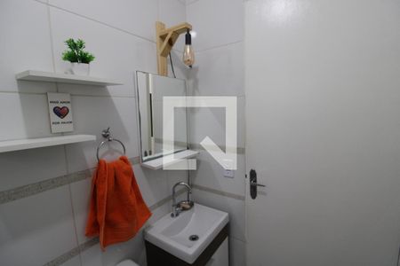 Casa à venda com 200m², 2 quartos e 2 vagasBanheiro 1