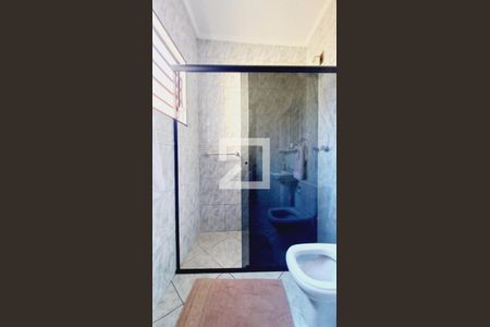 Casa à venda com 153m², 5 quartos e 2 vagas Casa à venda com 153m², 5 quartos e 2 vagasBanheiro da Suíte