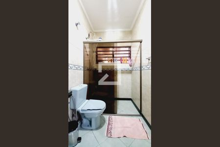 Casa à venda com 153m², 5 quartos e 2 vagas Casa à venda com 153m², 5 quartos e 2 vagasBanheiro