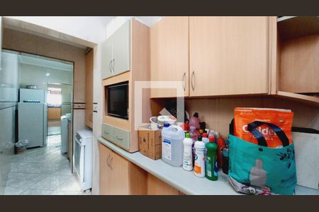 Casa à venda com 153m², 5 quartos e 2 vagas Casa à venda com 153m², 5 quartos e 2 vagasCorredor