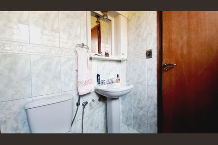 Casa à venda com 153m², 5 quartos e 2 vagas Casa à venda com 153m², 5 quartos e 2 vagasBanheiro da Suíte