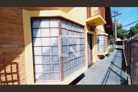 Casa à venda com 153m², 5 quartos e 2 vagas Casa à venda com 153m², 5 quartos e 2 vagasFachada do Prédio