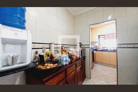 Casa à venda com 153m², 5 quartos e 2 vagas Casa à venda com 153m², 5 quartos e 2 vagasCopa