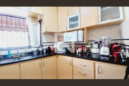 Casa à venda com 153m², 5 quartos e 2 vagas Casa à venda com 153m², 5 quartos e 2 vagasCozinha