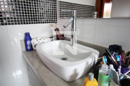 Casa à venda com 130m², 3 quartos e 3 vagasBanheiro da Suíte 2