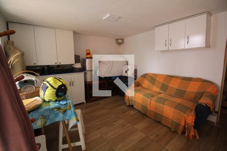 Casa à venda com 130m², 3 quartos e 3 vagasQuarto de Serviço