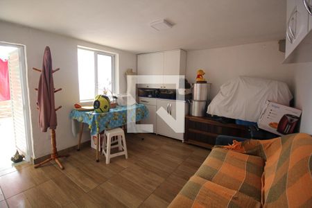 Casa à venda com 130m², 3 quartos e 3 vagasQuarto de Serviço