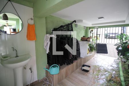 Casa à venda com 130m², 3 quartos e 3 vagasQuintal