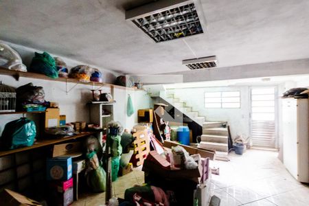 Casa à venda com 297m², 2 quartos e 1 vagaPorão