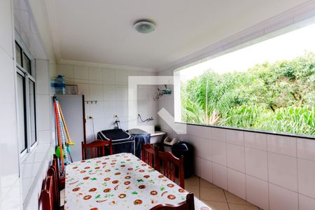 Casa à venda com 297m², 2 quartos e 1 vagaÁrea de Serviço