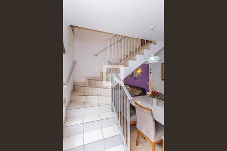 Escada de casa à venda com 3 quartos, 142m² em Vila Portugal, São Paulo