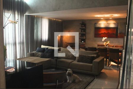 Sala com iluminação aconchegante de apartamento para alugar com 3 quartos, 175m² em Vila da Serra, Nova Lima