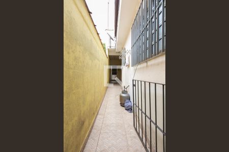 Casa à venda com 550m², 6 quartos e 3 vagas Casa à venda com 550m², 6 quartos e 3 vagasCorredor