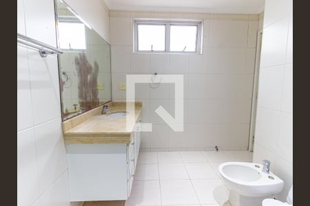 Apartamento para alugar com 158m², 4 quartos e 4 vagas Apartamento para alugar com 158m², 4 quartos e 4 vagasBanheiro da Suíte