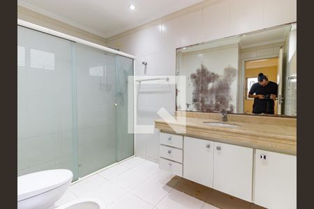 Apartamento para alugar com 158m², 4 quartos e 4 vagas Apartamento para alugar com 158m², 4 quartos e 4 vagasBanheiro da Suíte